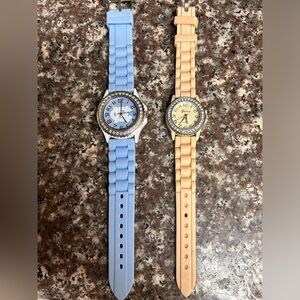 Lot of 2 women’s watches
